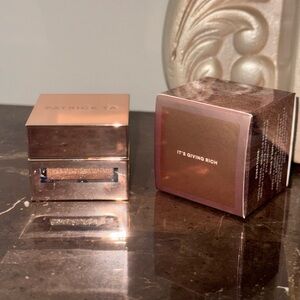 Patrick Ta MAKE IT MAJOR
MULTIDIMENSIONAL EYE TOPPER in It’s giving Rich